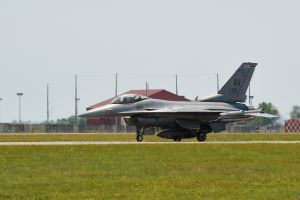 F-16 Fighting Falcon prepares for flight